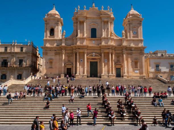 B&B Domus Pina Catania-Fontanarossai nemzetközi repülőtér Kültér fotó