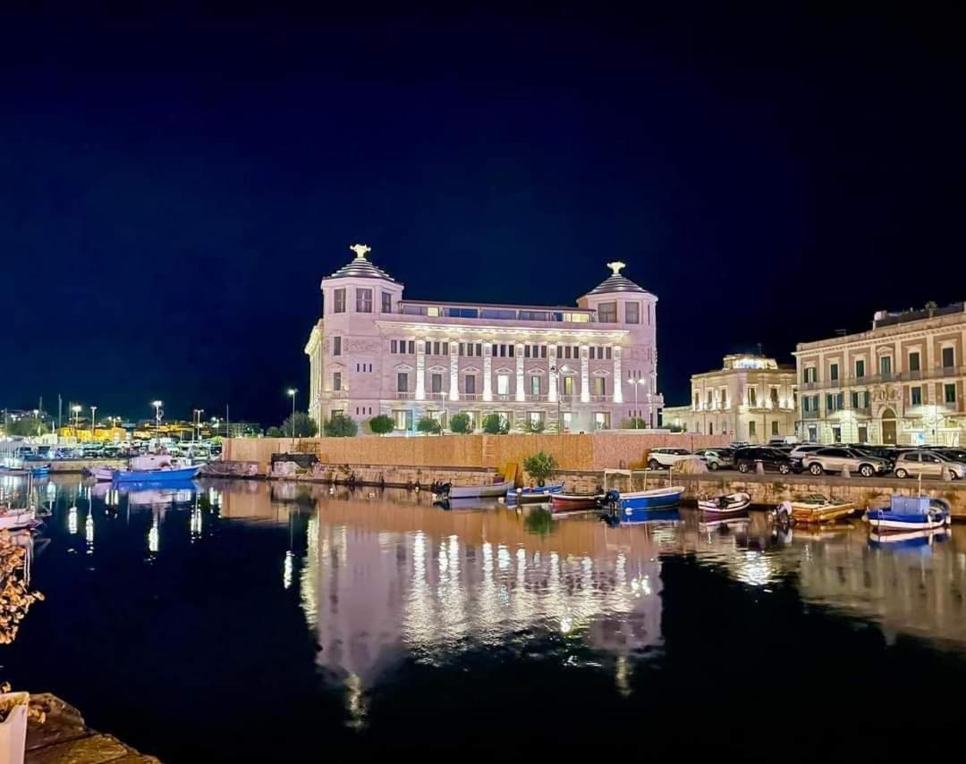 B&B Domus Pina Catania-Fontanarossai nemzetközi repülőtér Kültér fotó