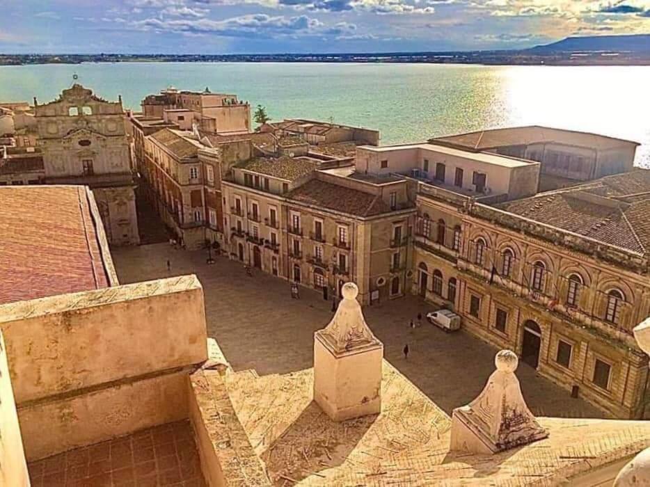B&B Domus Pina Catania-Fontanarossai nemzetközi repülőtér Kültér fotó