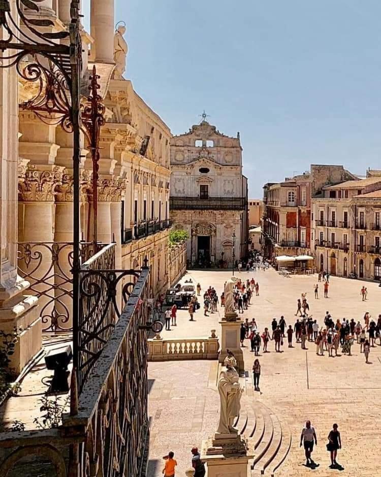 B&B Domus Pina Catania-Fontanarossai nemzetközi repülőtér Kültér fotó